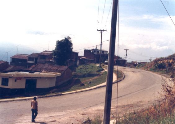Infraestructura vial, barrio Doce de Octubre 
CEHAP 1988
Palabras clave: DOCE DE OCTUBRE