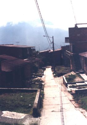 Anden peatonal, barrio Doce de Octubre
CEHAP 1988
Palabras clave: DOCE DE OCTUBRE