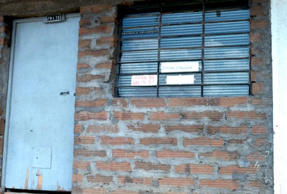 Fachada de vivienda en ladrillo en el barrio el Diamante
Tomas Nieto 1982
Palabras clave: EL DIAMANTE FACHADAS VIVIENDA POPULAR