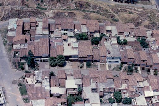 Panoramica del barrio El Diamante
PEVAL 1988
Palabras clave: EL DIAMANTE