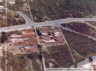 Urbanismo de las invasiones en Medellin
PEVAL, APROX 1982
Palabras clave: INVASIONES BARRIOS POPULARES MEDELLIN
