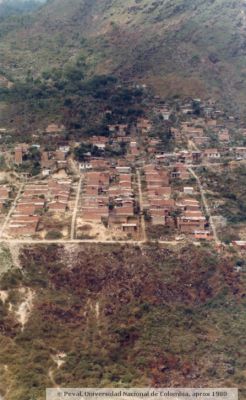 Proceso de urbanizacion del Barrio Doce de Octubre 1980
PEVAL, APROX 1982
Palabras clave: BARRIOS POPULARES MEDELLIN DOCE DE OCTUBRE