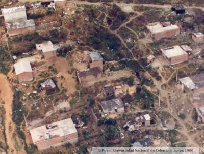 Proceso de urbanizacion en las laderas de la zona noroccidental de Medellin 1980
PEVAL, APROX 1982
Palabras clave: INVASIONES BARRIOS POPULARES MEDELLIN
