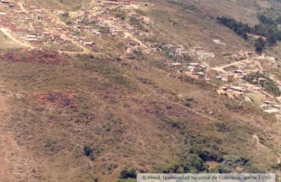 Proceso de urbanizacion en las laderas de Medellin 1980
PEVAL, APROX 1982
Palabras clave: INVASIONES BARRIOS POPULARES MEDELLIN