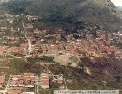 Proceso de urbanizacion del Barrio Doce de Octubre Parte alta 1980
PEVAL, APROX 1982
Palabras clave: BARRIOS POPULARES MEDELLIN DOCE DE OCTUBRE