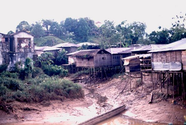 Obstruccion del flujo de agua por la construccion de vivienda sobre los taludes de la quebrada La Yesca
CEHAP 1989
Palabras clave: QUIBDO VIVIENDA PALAFITICA