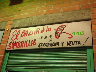 Publicidad realizada para local comercial al interior del bazar de los puentes
SENIA SALAZAR MALDONADO 2008 
Palabras clave: BAZAR DE LOS PUENTES ARTE POPULAR