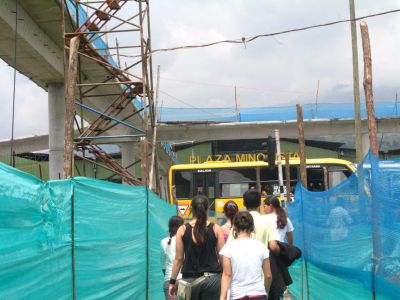 Senderos peatonales paralelos a la construccion de puente cerca a la Plaza Minorista
SENIA SALAZAR MALDONADO 2008
Palabras clave: CONSTRUCCION METROPLUS SENDEROS PEATONALES