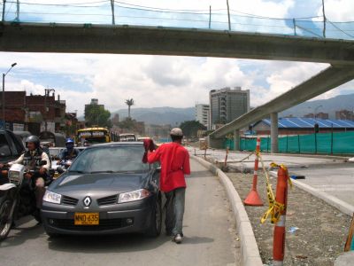 Estructuras que haran parte del sistema masivo de transporte metroplus
SENIA SALAZAR MALDONADO 2008
Palabras clave: ESTRUCTURAS METROPLUS MEDELLIN