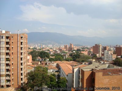 Viviendas y edificios en el Barrio Calasanz de Medellin
Cehap, 2010
Palabras clave: Barrio Calasanz
