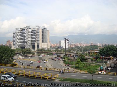 Puente que conecta Barrio Triste con Edificio Inteligente
Cehap, 2011
Palabras clave: Puentes peatonales Vialidad Medellin
