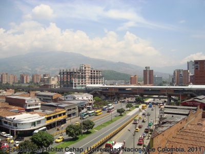 Sistema vial en la avenida del Ferrocarril, sector Cisneros de Medellin 
Cehap, 2011
Palabras clave: Vialidad Metro Medellin