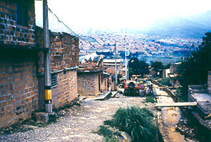 Vias secundarias y puentes provisionales en el barrio Playon de los Comuneros, Medellin 
PEVAL 1984
Palabras clave: MEJORAMIENTO EL PLAYON