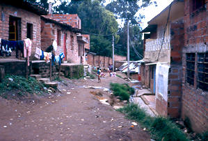 Vias secundarias, asentamiento Los Caunces, Medellin
PEVAL 1984
Palabras clave: MEJORAMIENTO LOS CAUNCES