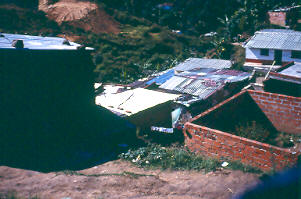 Vivienda en construccion, asentamiento Maria Cano, Medellin
PEVAL 1984
Palabras clave: MEJORAMIENTO MARIA CANO