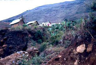  Viviendas ubicadas en zonas de deslizamiento, asentamiento Maria Cano, Medellin
PEVAL 1984
Palabras clave: MEJORAMIENTO MARIA CANO