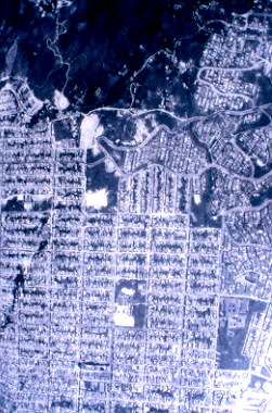 Fotografia aerea del asentamiento San Martin de Porres
PEVAL 1984
Palabras clave: MEJORAMIENTO SAN MARTIN