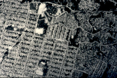 Fotografia aerea del asentamiento San Martin de Porres
PEVAL 1984
Palabras clave: MEJORAMIENTO SAN MARTIN