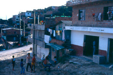Panoramica del asentamiento San Martin de Porres en Medellin
PEVAL 1984
Palabras clave: MEJORAMIENTO SAN MARTIN
