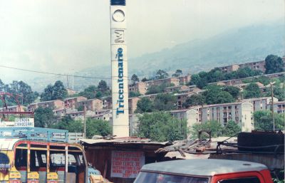 Señalizacion Estacion Tricentenario
CEHAP 1996
Palabras clave: Estaciones Metro barrios
