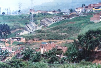 Urbanizacion Caribia puente intermedio entre cuencas la Moreno y Tinajas 
CEHAP 1996
Palabras clave: MORFOLOGIAS FISICO ESPACIALES