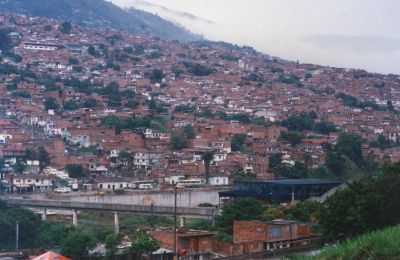 Vias de acceso estacion metro 
CEHAP 1996
Palabras clave: Morfologia impacto fisico espacial Vias de acceso