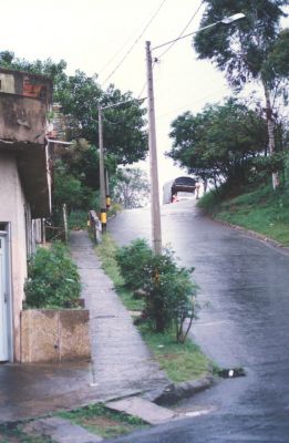 Via en ascenso zona noroccidental
CEHAP 1996
Palabras clave: Vias malla vial