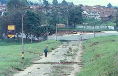 Sendero peatonal
CEHAP 1996
Palabras clave: Senderos peatonales