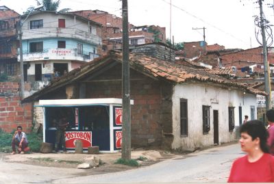 Desde estación Acevedo (cafeteria) mirando la carrera 52 hacia el sur
CEHAP 1996
Palabras clave: Actividad economica