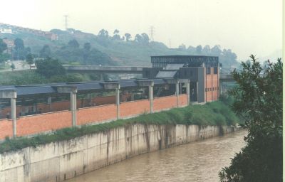 Estacion tricentenario paralela rio Medellin
CEHAP 1996
Palabras clave: Estaciones metro
