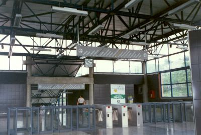 Interior estacion tricentenario del Metro de Medellin
CEHAP 1996
Palabras clave: ESTACIONES METRO MEDELLIN