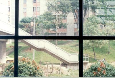 Puente peatonal estacion tricentenario
CEHAP 1996
Palabras clave: Accesos peatonales Senderos