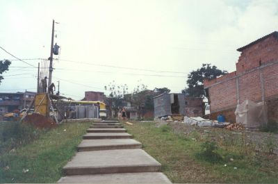 Mejoramiento de senderos peatonales de acceso a barrios
CEHAP 1996
Palabras clave: Acceso peatonal