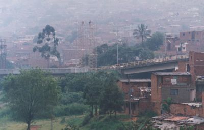 Adecuaciones en sendero peatonal estacin tricentenario
CEHAP 1996
Palabras clave: Adecuaciones Metro