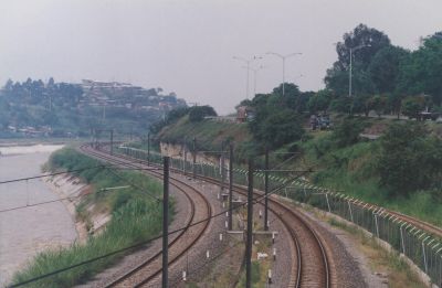 Viaducto metro a orillas del rio Medellin
CEHAP 1996
Palabras clave: Sistemas de transporte Metro