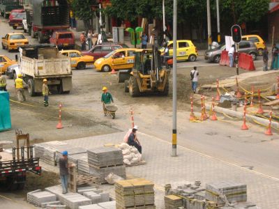 Hombres trabajando en adecuacion de Avenida Ferrocarril
SENIA SALAZAR MALDONADO 2007
Palabras clave: OBRAS AVENIDA FERROCARRIL METROPLUS