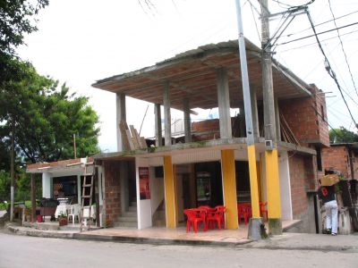 Construccion de segundo piso en el barrio la Iguana, adecuacion de vivienda para actividades economicas
SENIA SALAZAR MALDONADO 2007
Palabras clave: OBRAS LA IGUANA COMERCIO VIVIENDA Y ECONOMIA