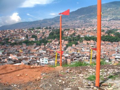 Zona donde fueron demolidas viviendas en la parte alta del Barrio moravia
Senia Salazar Maldonado 2007
Palabras clave: MEDELLIN MORAVIA