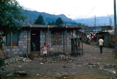 Vivienda en proceso de mejoramiento barrio Moravia
Gilberto Arango 1988
Cehap

Palabras clave: VIVIENDA MEJORAMIENTO MORAVIA