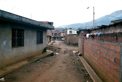 Callejon barrio Moravia
Gilberto Arango 1988
Cehap

Palabras clave: MORAVIA VIVIENDAS