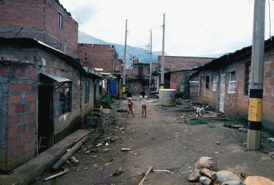 Calle sin pavimentar barrio Moravia 
Gilberto Arango 1988
Cehap

Palabras clave: MORAVIA MEJORAMIENTO