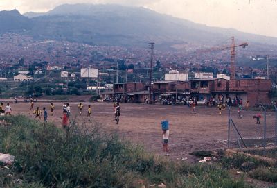 Cancha de fútbol barrio Moravia
Gilberto Arango 1988
Cehap

Palabras clave: MORAVIA RECREACION INFRAESTRUCTURA