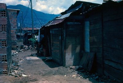 Vivienda en el barrio Moravia 
Gilberto Arango 1988
Cehap

Palabras clave: MORAVIA VIVIENDA