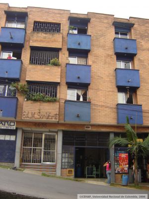 Fachada Edificio M. San Vicente del barrio Niquitao, Medellin
CEHAP
2006
Palabras clave: VIVIENDA NIQUITAO