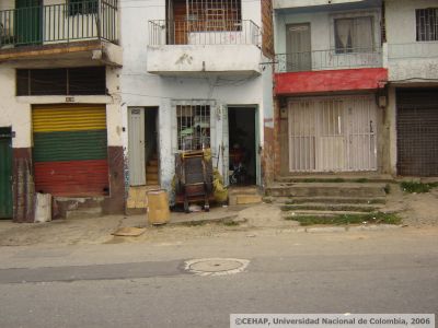 Fachadas de Inquilinatos en Niquitao, Medellin
CEHAP
2006
Palabras clave: VIVIENDA NIQUITAO INQUILINATOS