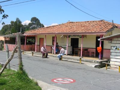Fonda el Chispero en corregimiento de Santa Elena
CEHAP, 2003
Palabras clave: SANTA ELENA CORREGIMIENTO VIAS