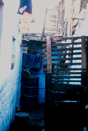 Vista interna de vivienda Distrito del Agustino Lima Peru
CEHAP CIPUR 1981
Palabras clave: VIVIENDA LIMA PERU INQUILINATOS
