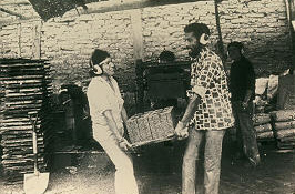 Obreros en el proceso de urbanizacion Distrito del Agustino Lima Peru
Cehap
CIPUR 1981 

Palabras clave: OBREROS LIMA PERU
