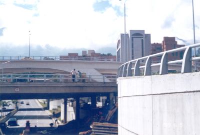 Intercambio vial La Aguacatala
CEHAP 1999
Palabras clave: INTERCAMBIO VIAL INFRAESTRUCTURA OBRAS