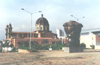Parque San Antonio en el centro de Medellin
CEHAP 1999
Palabras clave: PARQUES